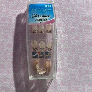 Broadway Fashion Nails “Chic” Press-On – Pink, Black & Gold Design – 24 Nails